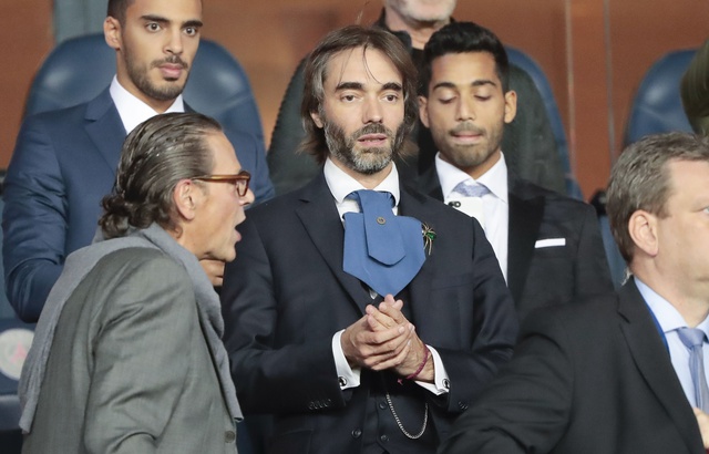 Faut-il supporter le PSG pour être élu à la mairie ? 640x410_cedric-villani-parc-princes-mercredi-18-septembre-2019
