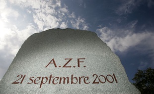 Stèle du souvenir de la catastrophe d'AZF.
18/09/09
Toulouse
Frédéric Scheiber/20minutes
