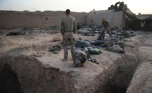 Une attaque était en cours jeudi à Kandahar, la grande ville du sud de l'Afghanistan, contre la base d'une équipe mixte militaire et civile de l'Otan gérée par l'armée américaine, selon la police
