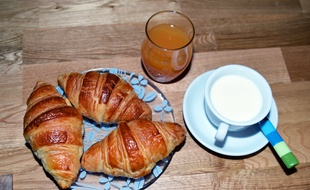 L'ado ne voulait pas débarrasser son petit-déjeuner.