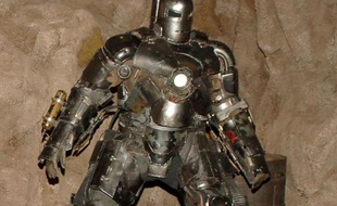 Les chercheurs de l'Armée américaine travaillent au développement d'une armure de haute technologie qui donnerait aux soldats "une force surhumaine" comme dépeinte dans les films d'action "Iron Man".