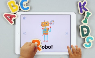 Avec son jeu "Smart Letters", Marbotic fait le pont entre le bois et le digital.