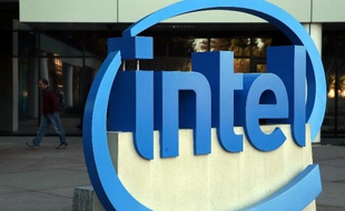 Le géant américain des puces informatiques Intel a annoncé vendredi son intention de supprimer cette année 5% de ses effectifs, soit près de 5.400 postes, alors que ses efforts pour contrer la crise du PC tardent à payer.