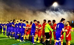 L'équipe d'Occitanie (en rouge) lors d'un match amical remporté face à l'Ile de Man (5-1), le 30 décembre 2014 à Toulouse.