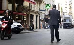 Stéphane Richard, PDG d'Orange, estime, après l'arrivée de Free sur la marché de la téléphonie mobile, que "le vrai risque serait que tous les opérateurs deviennent low cost" et il affirme qu'Orange ne s'alignera "jamais sur les prix de Free", dans une interview au Journal du Dimanche.