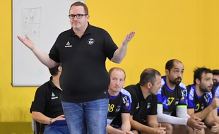 Loïc Camperrou, manager du club de handball de La Teste-Arcachon
