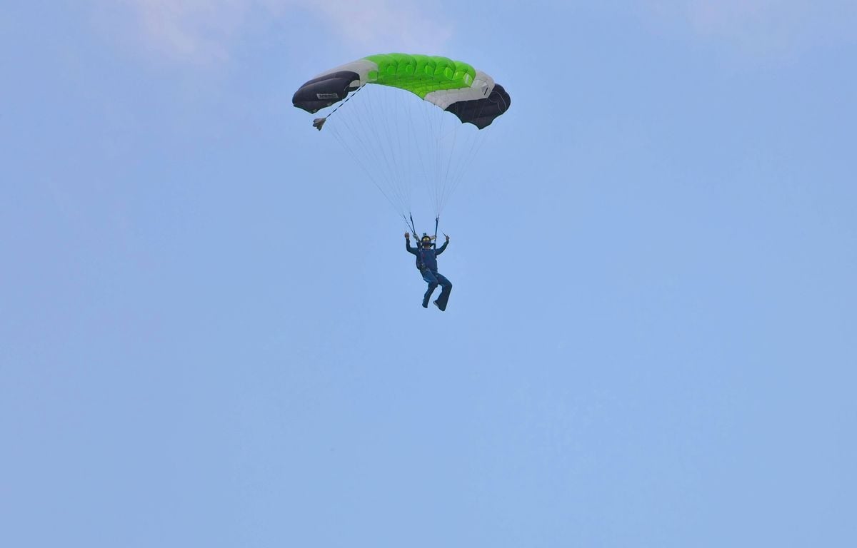 Angleterre : Une parachutiste confirmée se suicide en sautant après une séparation