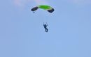Une parachutiste confirmée se suicide en sautant après une séparation
