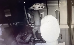 Le gérant du magasin de sport cambriolé a posté les images des caméras de vidéosurveillance sur les réseaux sociaux.