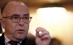 Bernard Cazeneuve à Paris le 25 octobre 2013.