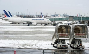 Certains voyageurs ont pu être hébergés à l'hôtel, mais plusieurs milliers de personnes sont restées bloqués à Roissy, ce week-end.