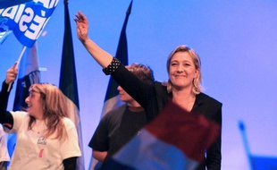 Louis Aliot, vice-président du Front national, a affirmé dimanche que Marine Le Pen "n'entendait pas remettre en cause la loi Veil" sur l'IVG, après les déclarations controversées de la candidate FN sur le sujet.