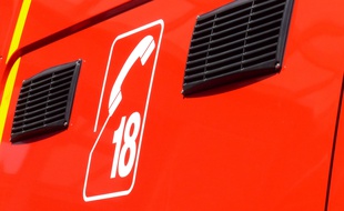 Lyon, le 6 juillet 2015. Illustration d'un véhicule des pompiers du Rhône.