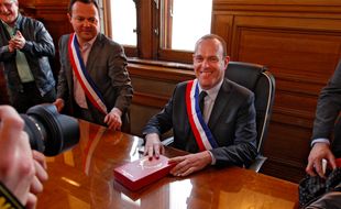 Steeve Briois (FN), maire d'Hénin-Beaumont, et son adjoint Bruno Bilde (G).