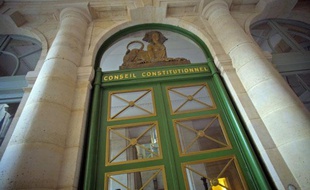 Le Conseil constitutionnel.