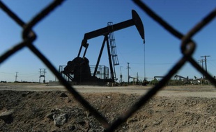 Un puits de pétrole près de Los Angeles aux Etats-Unis, le 2 février 2011