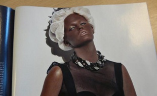 Lara Stone en photo dans le magazine Vogue
