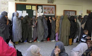 La participation aux élections législatives pakistanaises était d'environ 30% à la mi-journée, a indiqué la commission électorale, qui s'attend à un taux de près de 60% à la fermeture des bureaux de vote.