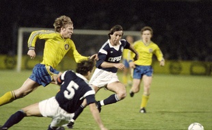 Le milieu de terrain René Girard (avec des cheveux en plus) contre Leipzig en avril 1987.