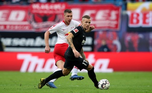 Jonathan Schmid sous les couleurs d'Augsbourg la saison dernière.