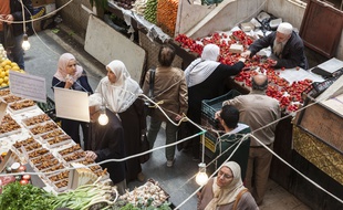 Marche couvert Meissonier dans le centre d'Alger.
C'est un marche alimentaire de fruits et legumes, viandes et epices.
Alger, Algerie, le 27 avril 2019.
//ABIBLAHCEN_lahceneabib687/1905031042/Credit:Lahcene Habib/SIPA/1905031050