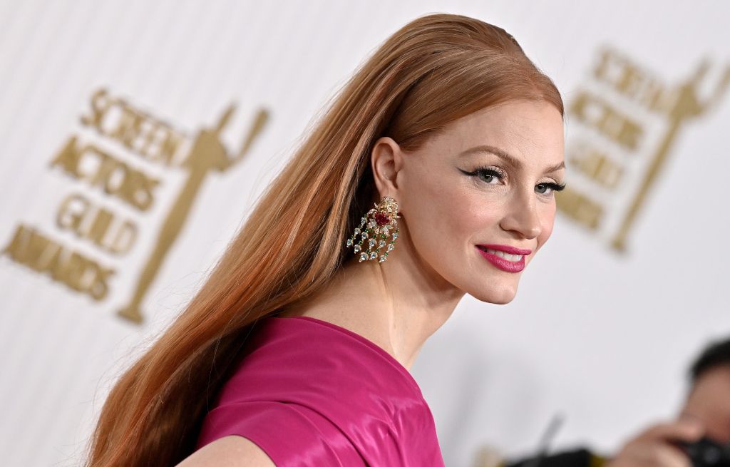 Jessica Chastain a « un peu honte » de s'être vautrée sur la scène des derniers SAG Awards