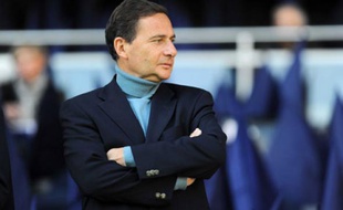 Eric Besson, au Parc des princes, le 18 octobre 2009.