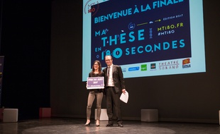 Sophie Yvon, lors de la finale régionale de Ma thèse en 180 secondes, à Toulouse le 24 avril 2017.