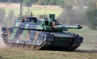 Les exportations françaises dans le secteur de l'armement ont atteint 5,12 milliards d'euros en 2010, en baisse de 37% par rapport à 2009, mais la France s'est maintenue au 4e rang des exportateurs au niveau mondial, a annoncé mercredi le ministère de la Défense.