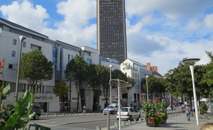 Nantes, le 1er octobre 2014, la tour Bretagne depuis le cours des 50-Otages