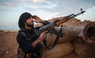 Les combattants kurdes se sont emparés durant le week-end de 19 localités de la province de Hassaka, dans le nord-est de la Syrie, qui étaient tenues par les jihadistes et les rebelles islamistes, a rapporté lundi une ONG.