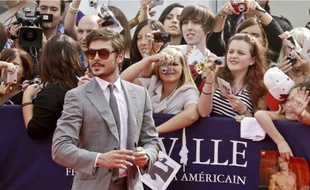 L'acteur Zac Efron a fait tourner la tête de ses nombreuses fans, samedi à Deauville.