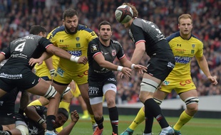 Sébastien Bézy et le Stade Toulousain face à Clermont, le 14 avril 2019 en Top 14, au Stadium de Toulouse.