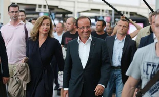 De retour de ses vacances au Fort de Brégançon (Var), François Hollande a aussitôt replongé dans les dossiers chauds du moment, à commencer par la Syrie et un rendez-vous impromptu lundi avec le nouveau médiateur international.