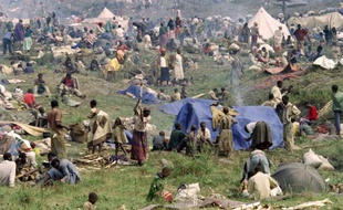 Environ 160.000 réfugiés rwandais, le 17 juillet 1994, dans un camp près de Goma au Congo