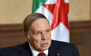 Le président algérien Abdelaziz Bouteflika, le 10 avril 2016 à Zeralda près d'Alger