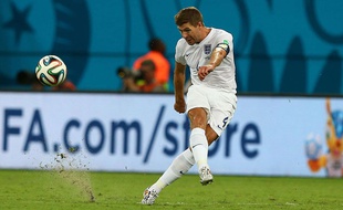 Steven Gerrard lors du match entre l'Italie et l'Angleterre le 14 juin 2014.