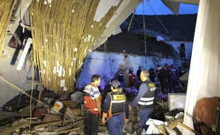 Au moins 15 personnes ont été tuées par un torrent de boue dans un hôtel situé à Abancay, au Pérou.