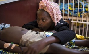 Les responsables des atrocités interreligieuses en Centrafrique "devront rendre des comptes", a prévenu l'ambassadrice américaine à l'ONU, venue jeudi à Bangui exprimer la solidarité de Washington aux Centrafricains après les massacres de près d'un millier de personnes ces deux dernières semaines.