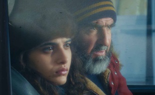 Manal Issa et Eric Cantona dans Ulysse &Mona de Sébastien Betbeder