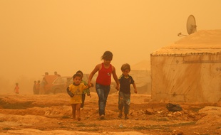 Le 7septembre 2015 à Baalbek au Liban, des réfugiés syriens affectés par la tempête. AFP PHOTO / STR