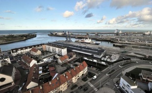 Vue aérienne du port le Calais, le 2 janvier 2012