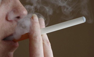 Illustration: Une cigarette électronique.