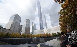 La Tour de la Liberté ou One Word Trade Center vu depuis le mémorial du 11 Septembre.
