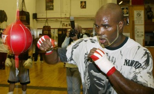 Le boxeur français Jean-Marc Mormeck, à l'entraînement le 3 janvier 2006 à New York.