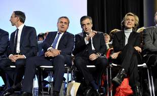 Meeting de François Fillon avec Bruno Retailleau, Xavier Bertrand, et Valerie Pecresse en avril 2017.