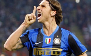 Zlatan Ibrahimovic fait taire les supporters de l'Inter à San Siro le 2 mai 2009.