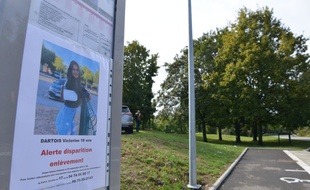 Villefontaine Nord Isère le 29/09/2020 : Les lieux de la découverte du corps de Victorine sont de nouveau bouclés par les gendarmes.
De nouvelles