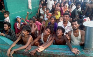 Un bateau de migrants rohingyas le 14 mai 2015 en mer d'Andaman au large de la Thaïlande