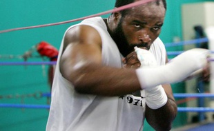 Le boxeur français Jean-Marc Mormeck, lors d'un entraînement le 30 octobre 2007 à Pantin.